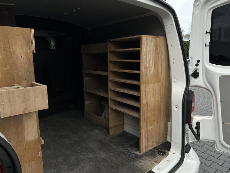 Vehicle Image 32
