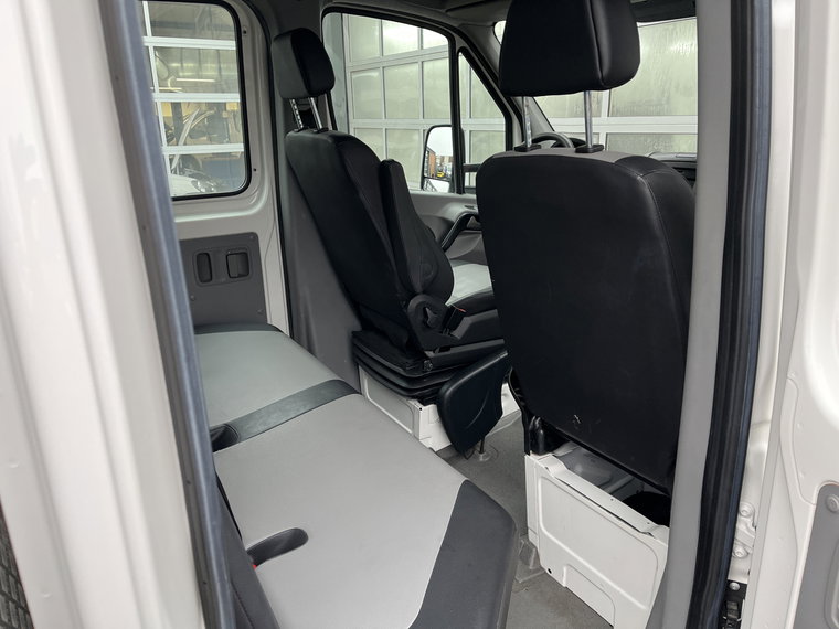 Vehicle Image 40