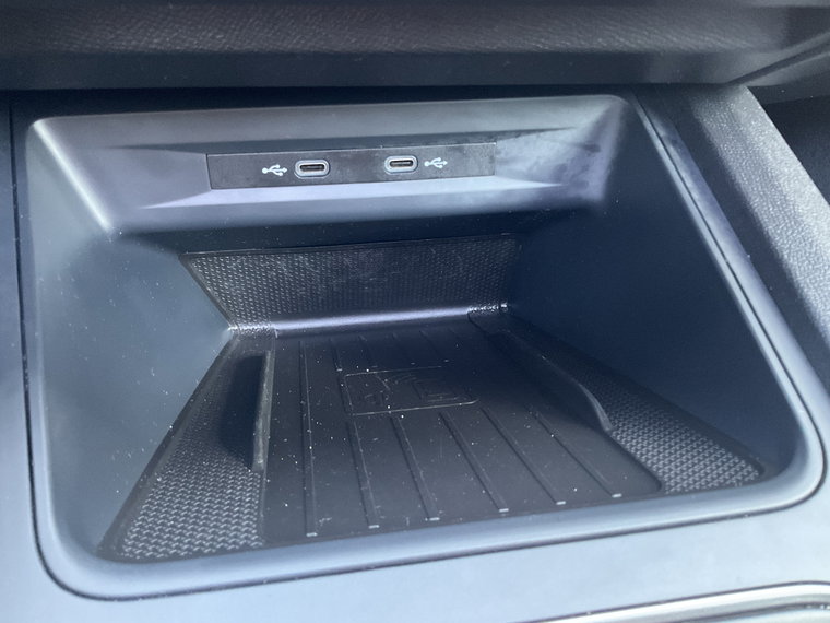 Vehicle Image 32