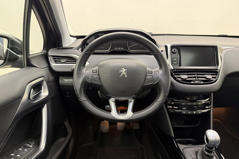 Vehicle Image 24
