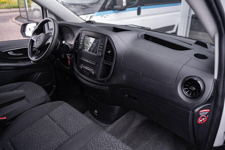 Vehicle Image 30