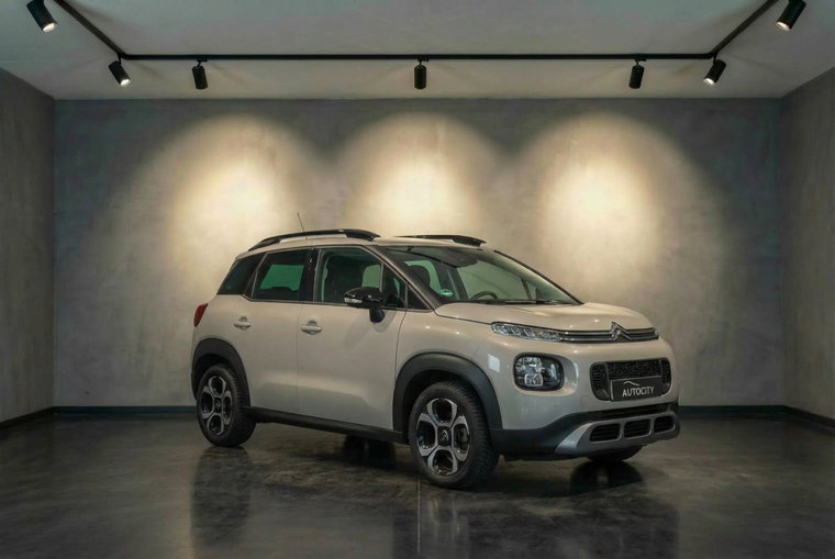 Vehicle Image 6