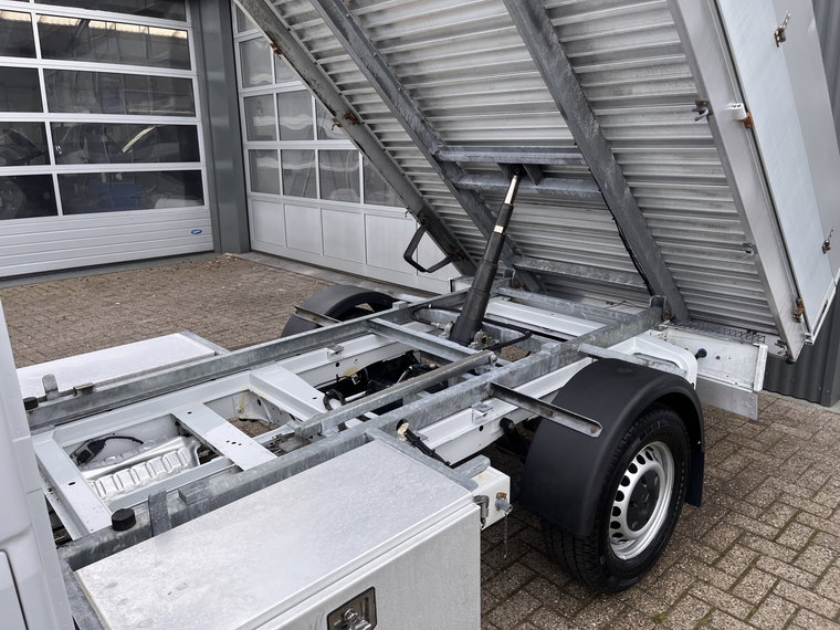Vehicle Image 28