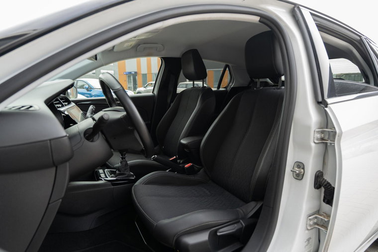 Vehicle Image 19