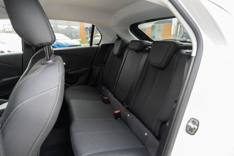 Vehicle Image 35