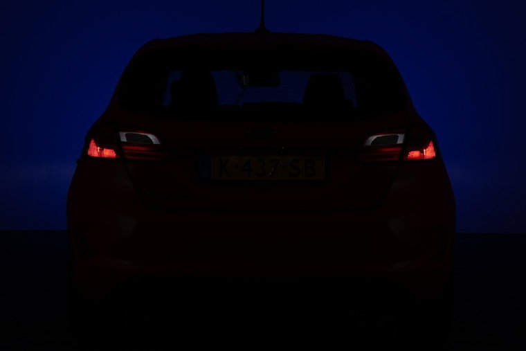 Vehicle Image 32