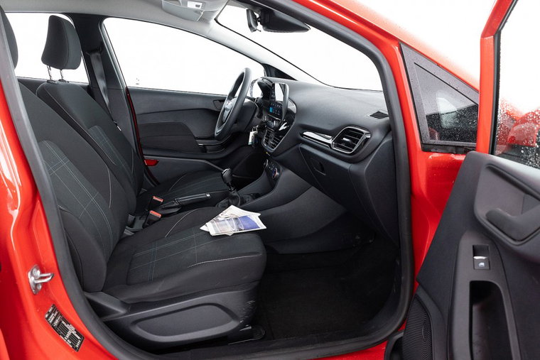 Vehicle Image 7