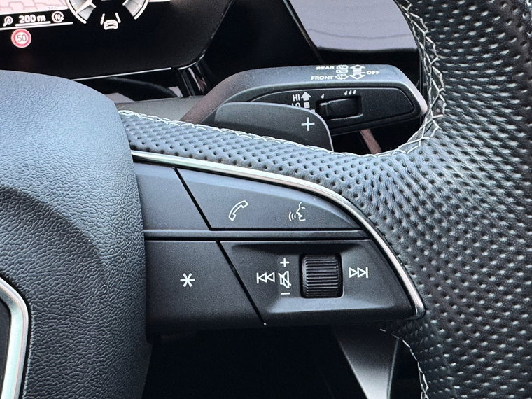 Vehicle Image 28