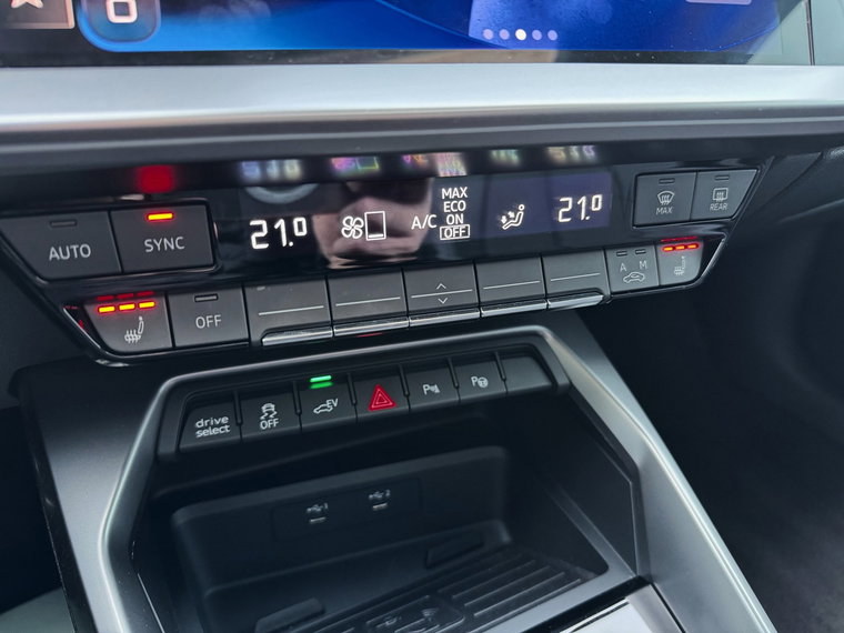 Vehicle Image 45