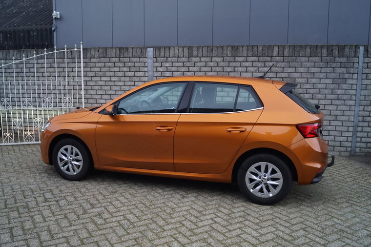 Vehicle Image 21