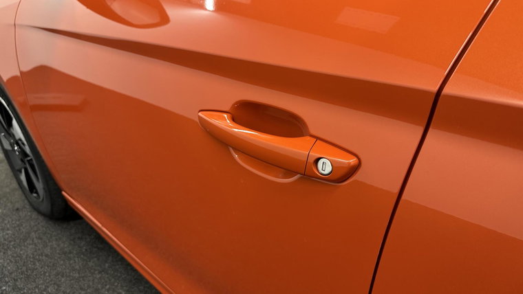 Vehicle Image 22