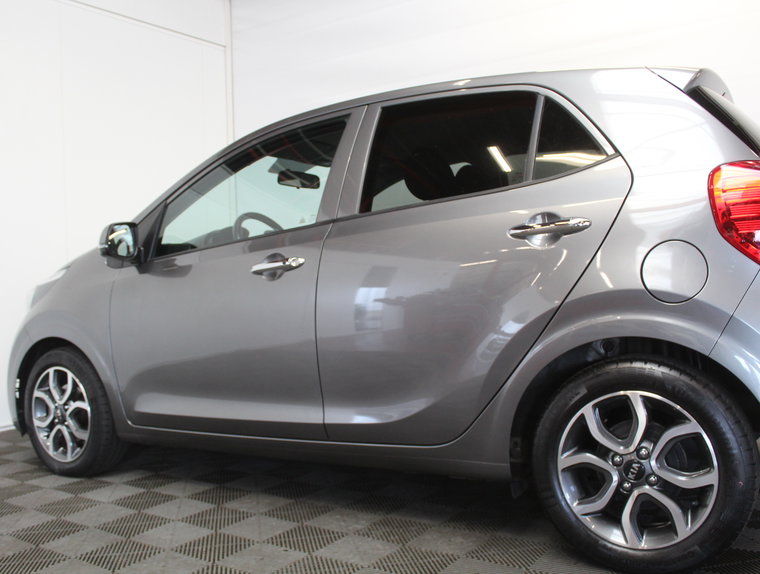 Vehicle Image 19