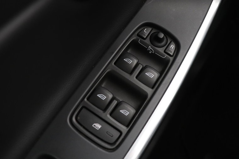 Vehicle Image 34