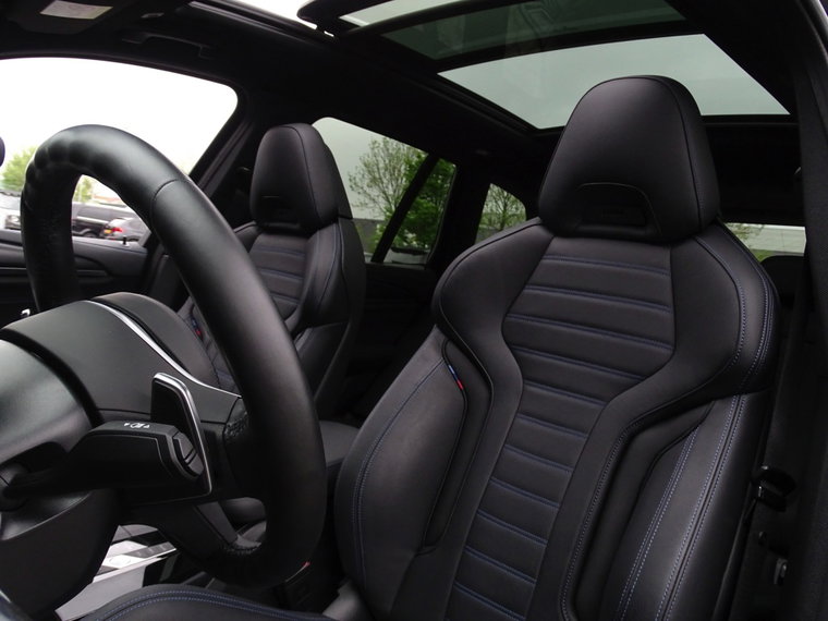 Vehicle Image 18