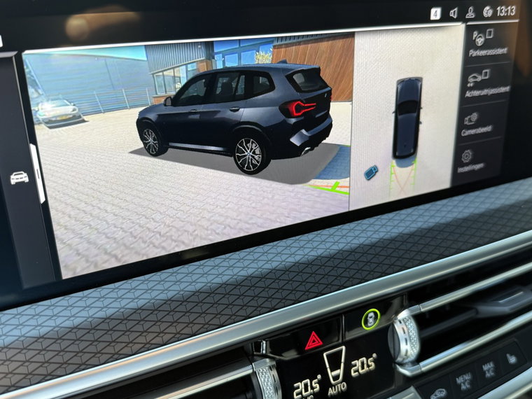 Vehicle Image 32