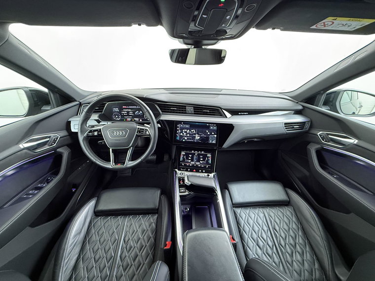 Vehicle Image 25