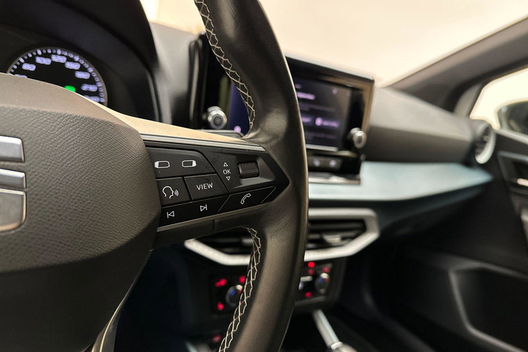 Vehicle Image 18