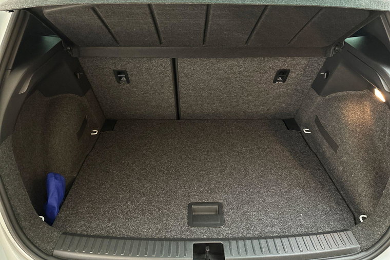 Vehicle Image 32