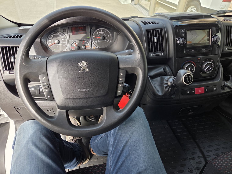 Vehicle Image 19