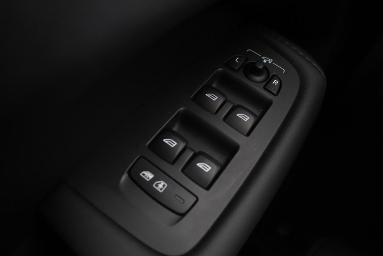 Vehicle Image 48