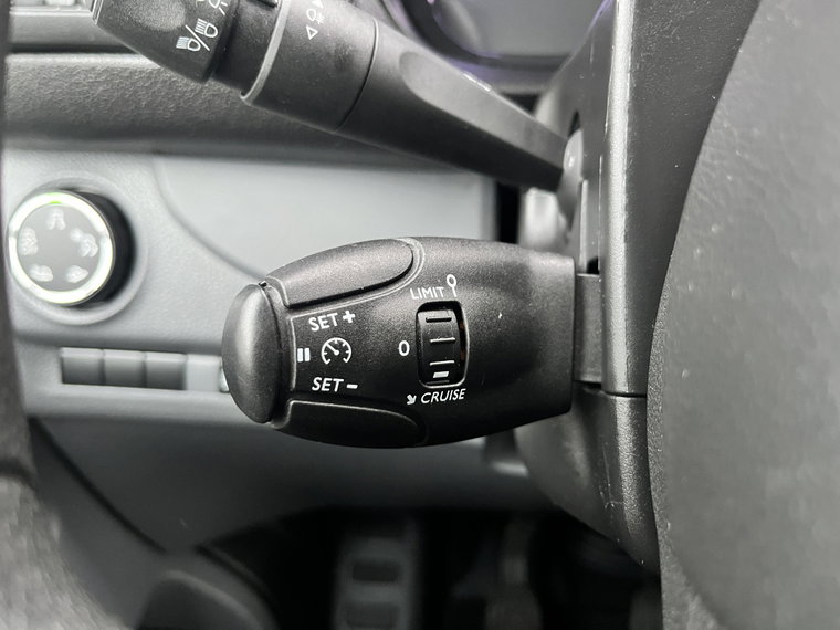 Vehicle Image 28
