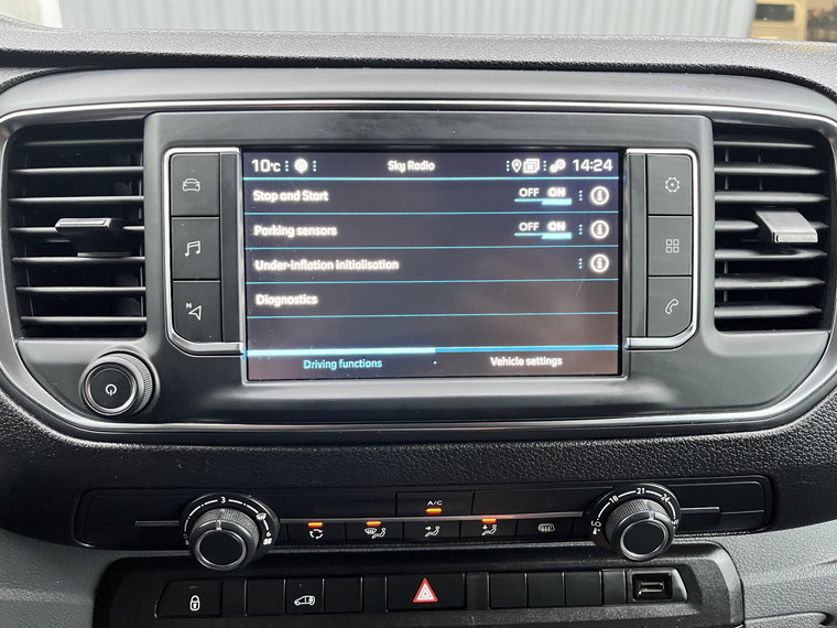 Vehicle Image 32