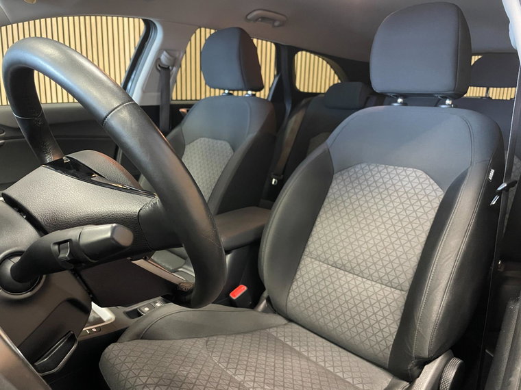 Vehicle Image 35