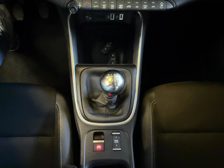 Vehicle Image 24