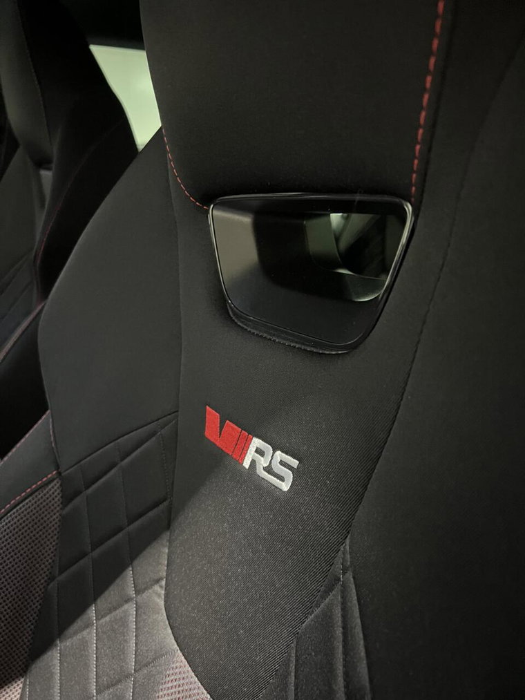 Vehicle Image 24