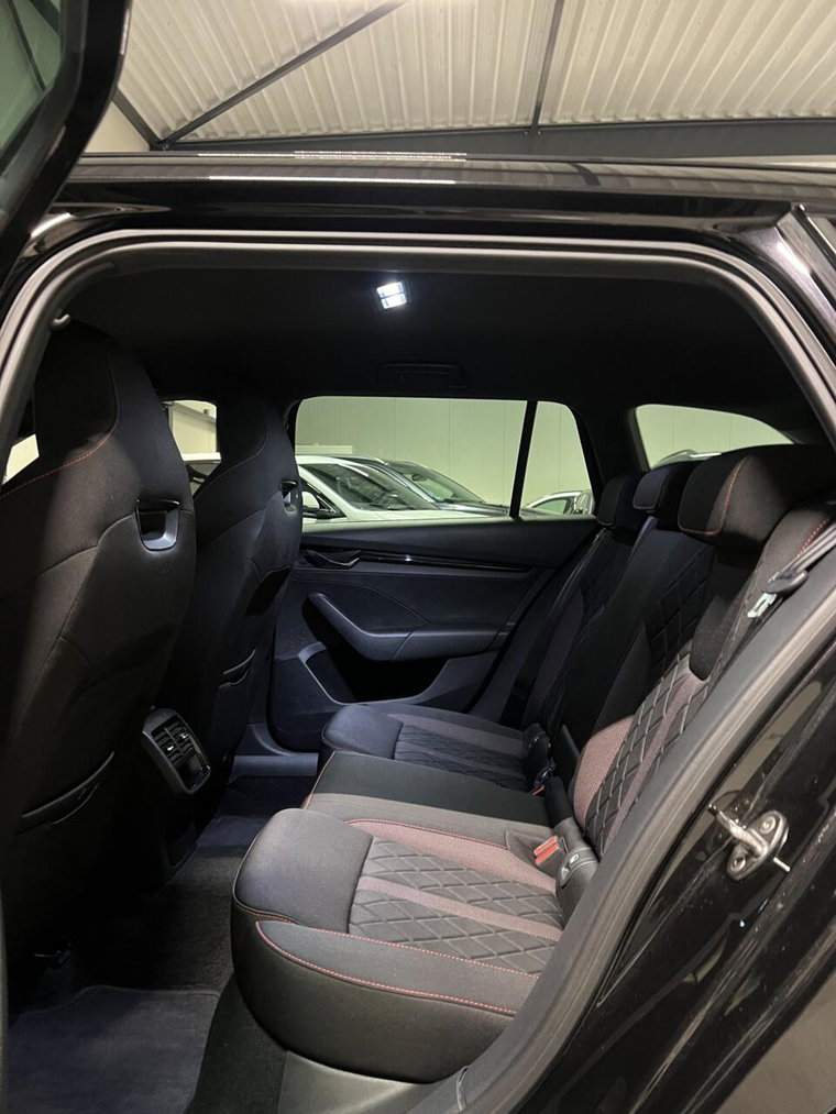Vehicle Image 33