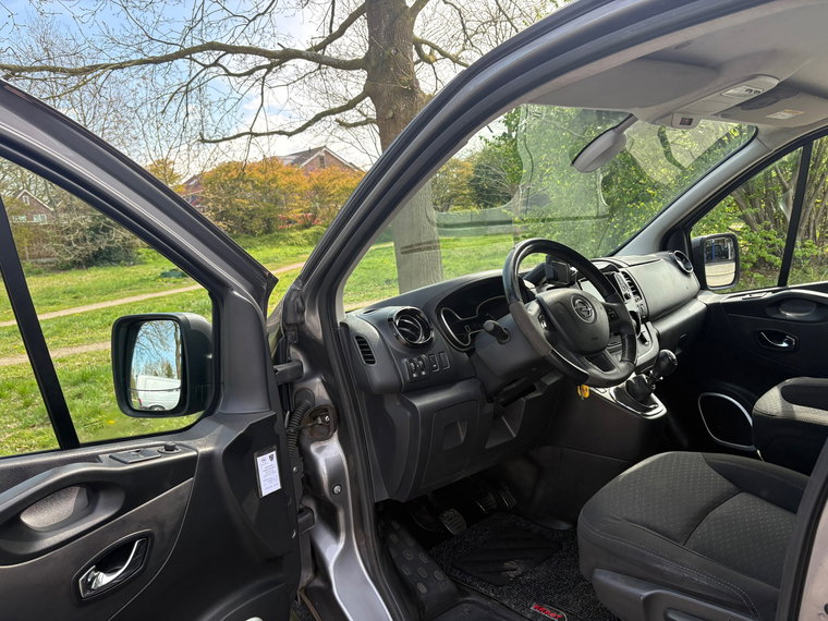 Vehicle Image 10