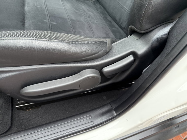 Vehicle Image 38