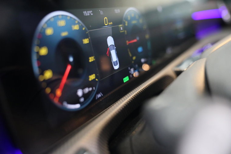 Vehicle Image 9