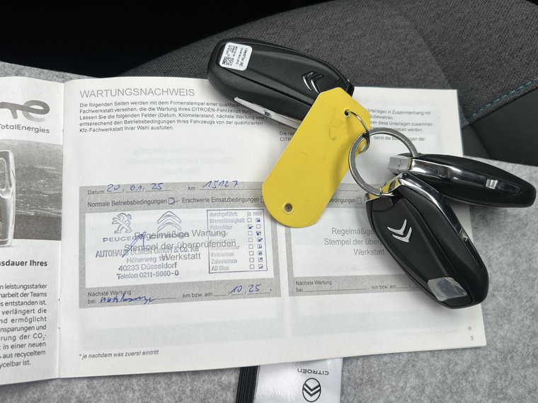 Vehicle Image 32