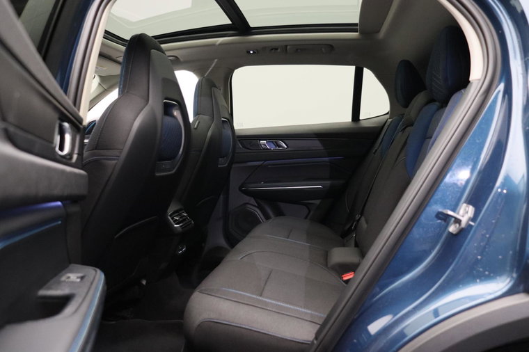 Vehicle Image 37