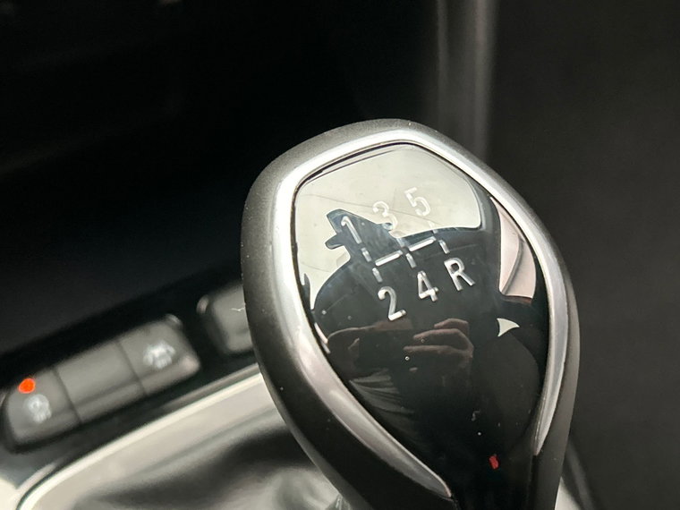 Vehicle Image 32