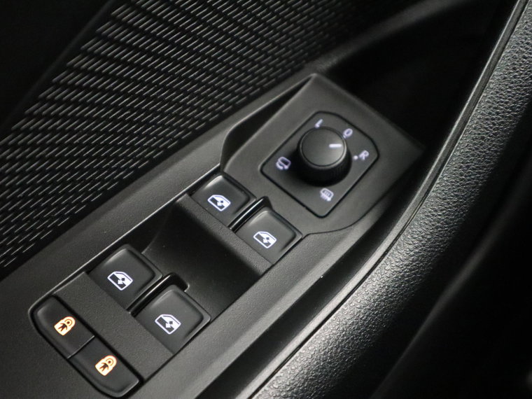 Vehicle Image 39