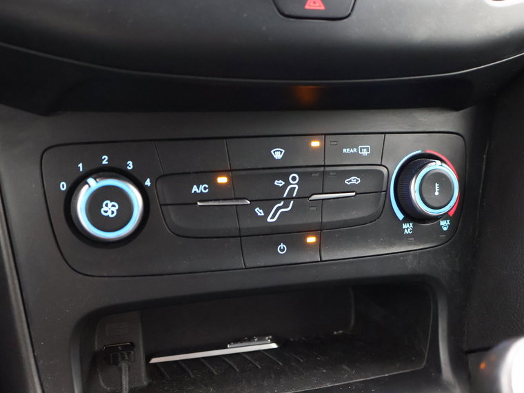 Vehicle Image 38