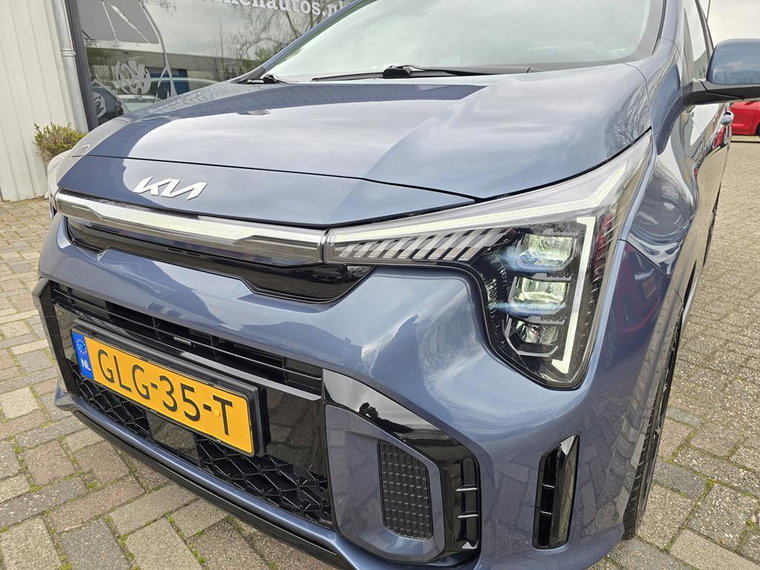 Vehicle Image 38