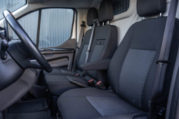 Vehicle Image 12