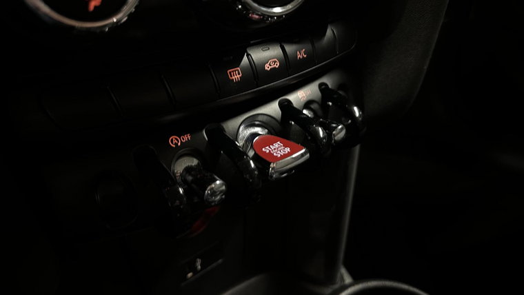 Vehicle Image 36