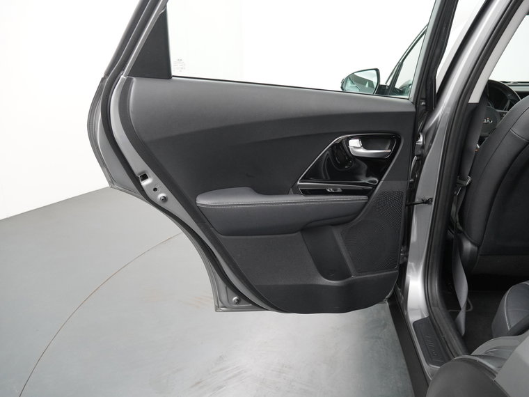 Vehicle Image 38