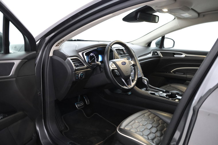 Vehicle Image 15