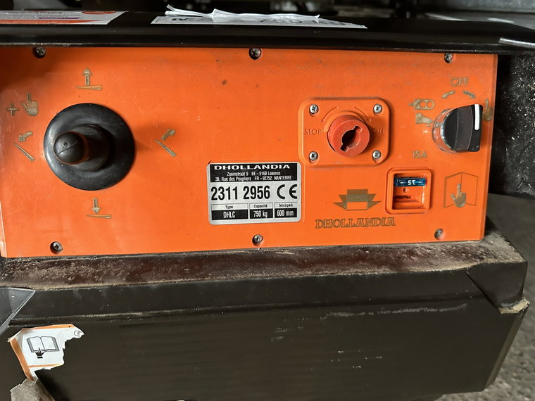 Vehicle Image 14