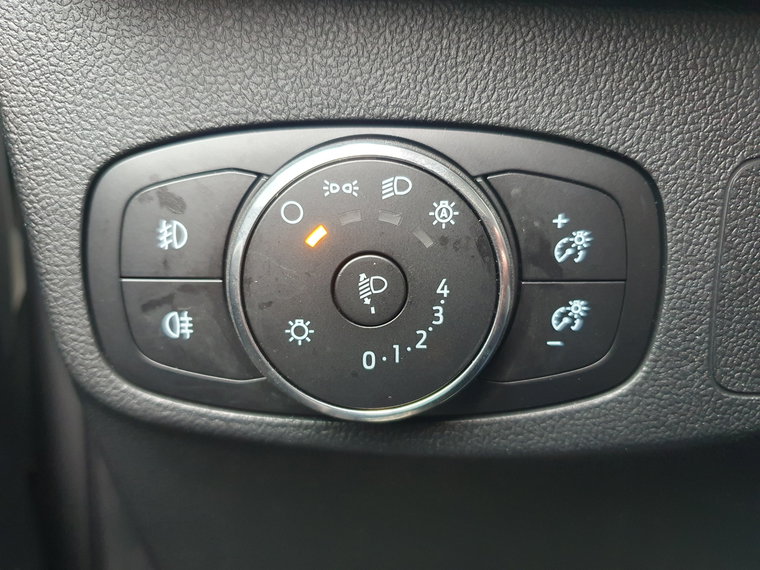 Vehicle Image 38