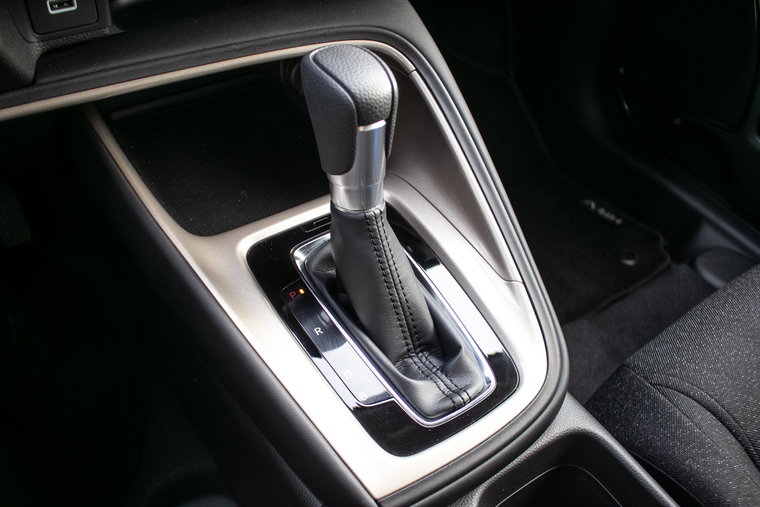 Vehicle Image 25