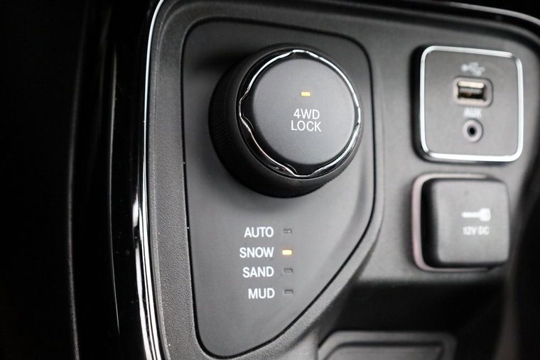 Vehicle Image 21
