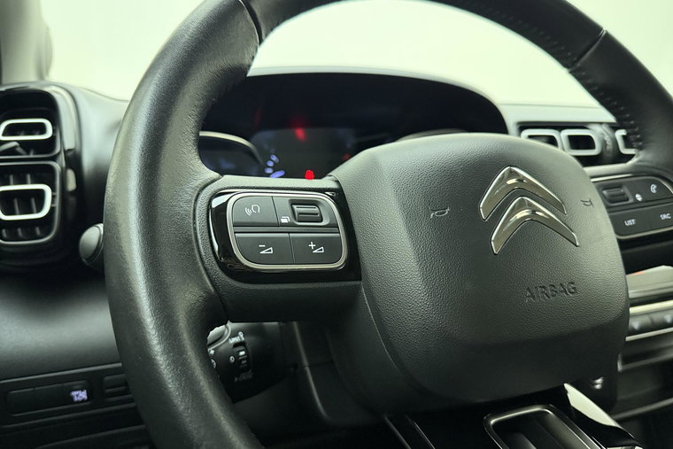 Vehicle Image 17
