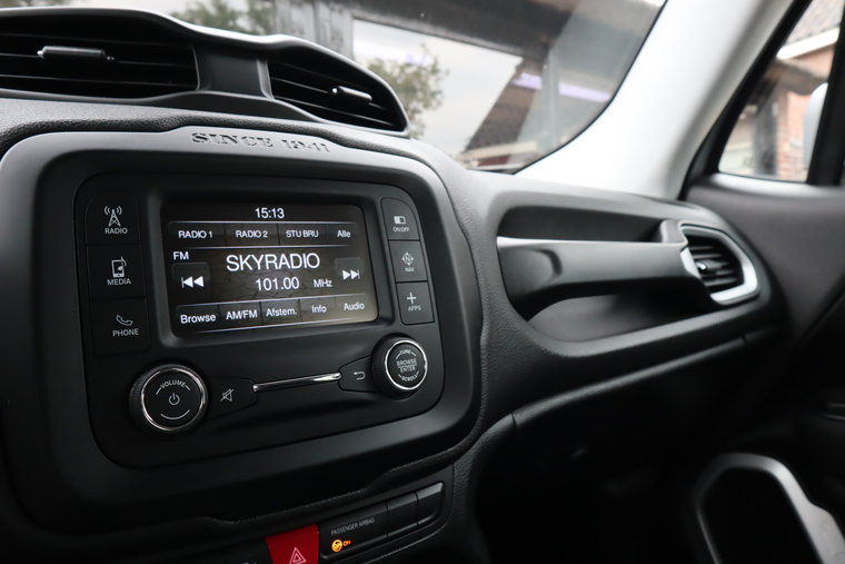 Vehicle Image 14