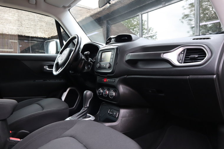 Vehicle Image 35